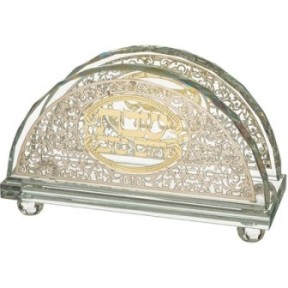 Une élégante carte en cristal avec plaque
