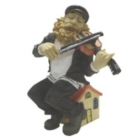 Figurine of a hassid ic seated in black polyresin "fiddler on the h" 41 cm ,,,,,