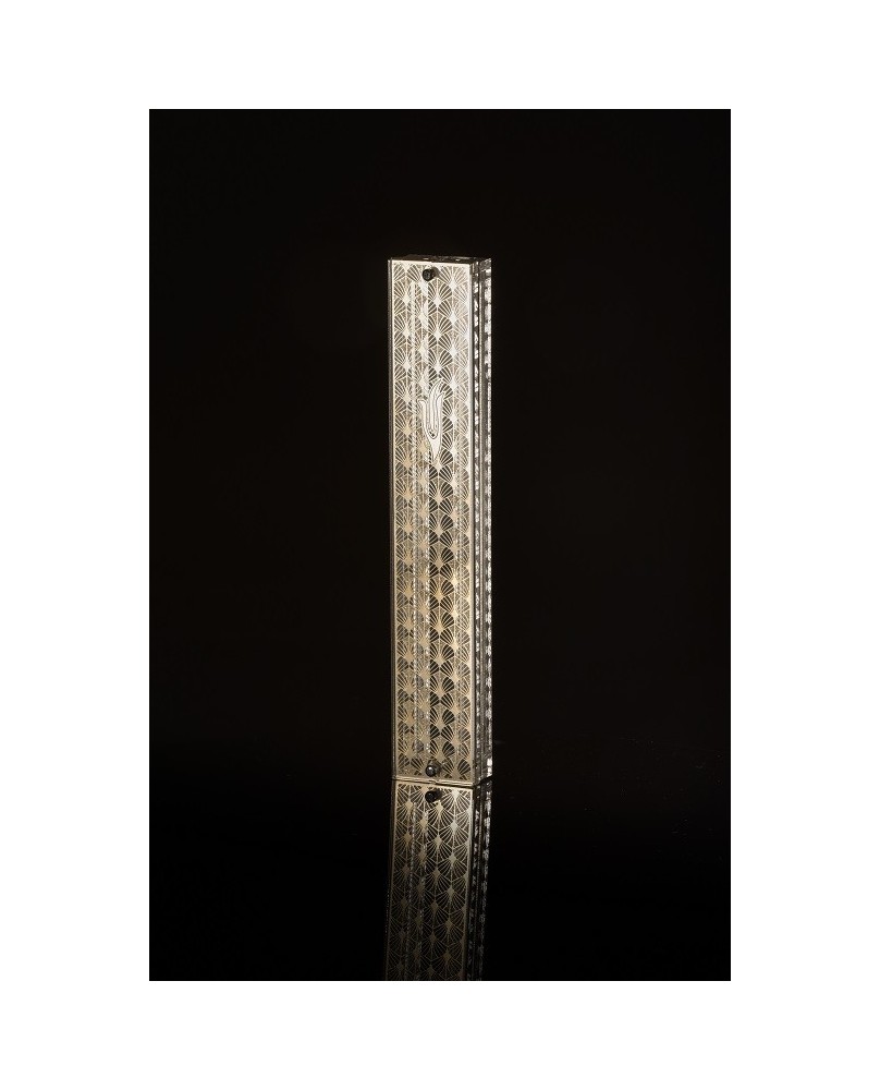 Boitier Mézouza carrée en plexiglas avec fleurs plaquées argent